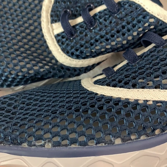Aleader Adventure navy blue/white trim mesh (water shoe) sneaker size 9 - Picture 8 of 13